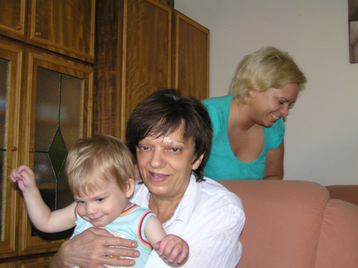 levi+nagymami+dy_2010_07_04.jpg