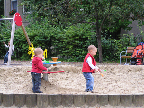 levi+levi_2010_09_15_1.jpg